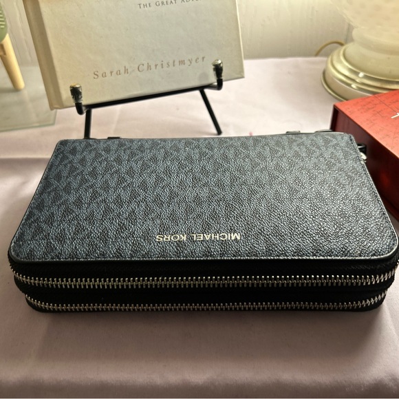 Micheal Kors Logo Smartphone Wallet ADMRL/PLBLUE - Picture 7 of 12